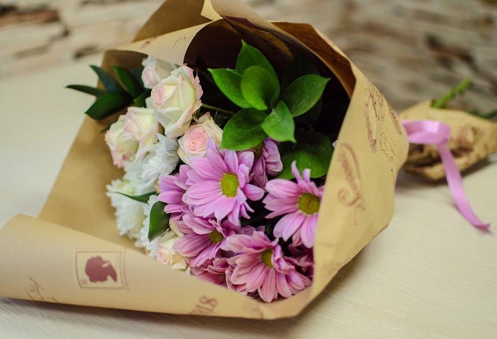 Букет цветов из: Розы и Хризантемы в Северном Новосибирской области