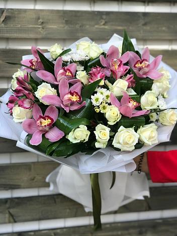 Букет цветов из: Розы и Хризантемы в Северном Новосибирской области