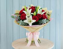 Букет цветов из:  Лилии и Розы #REPLACE_PRED# Северном Новосибирской области