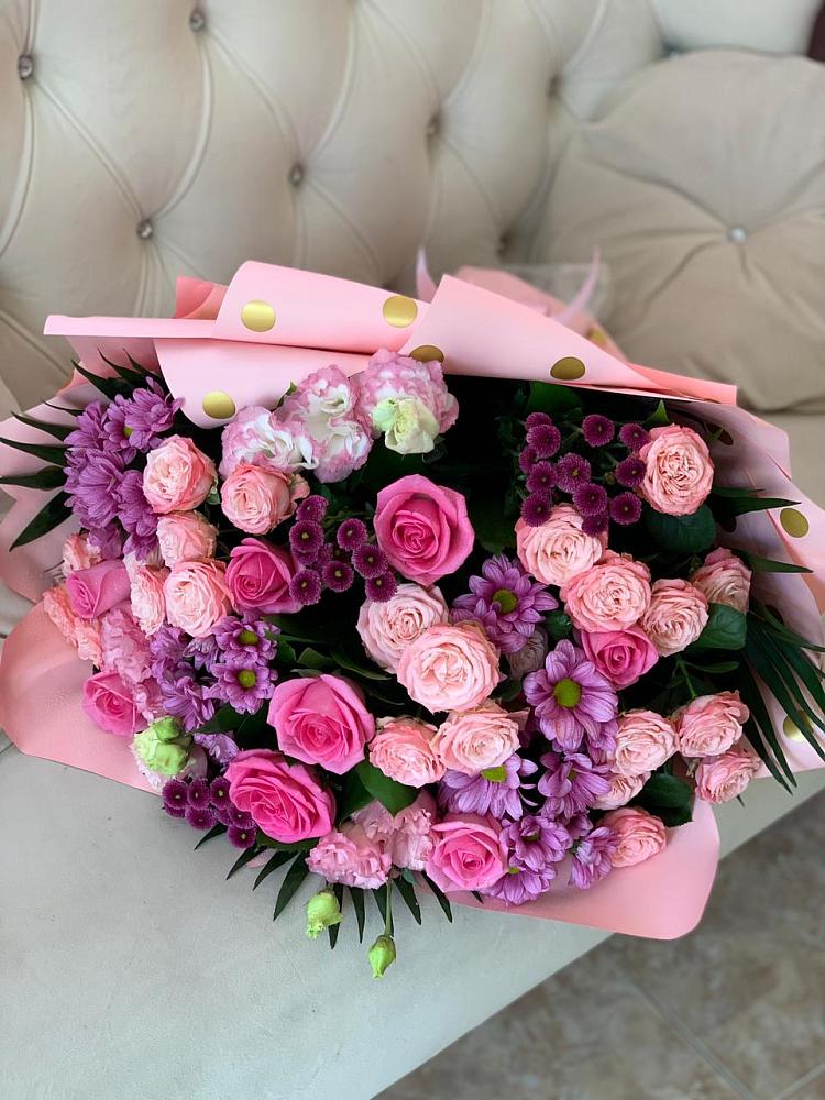 Букет цветов из: Хризантемы, Розы и Лизиантусы в Северном Новосибирской области