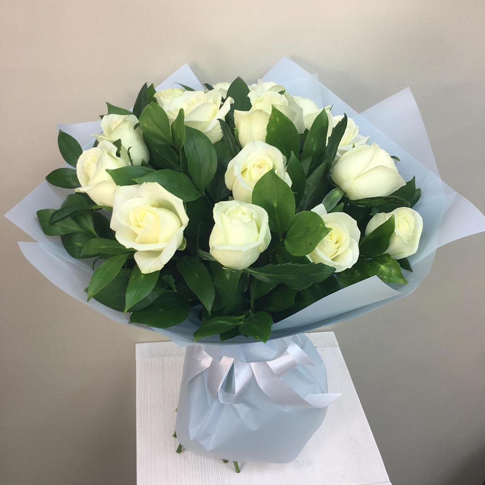 Букет 15 Белых роз Проуд в Северном Новосибирской области