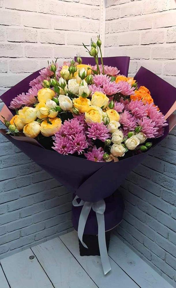 Букет цветов из: Хризантемы и Розы в Северном Новосибирской области