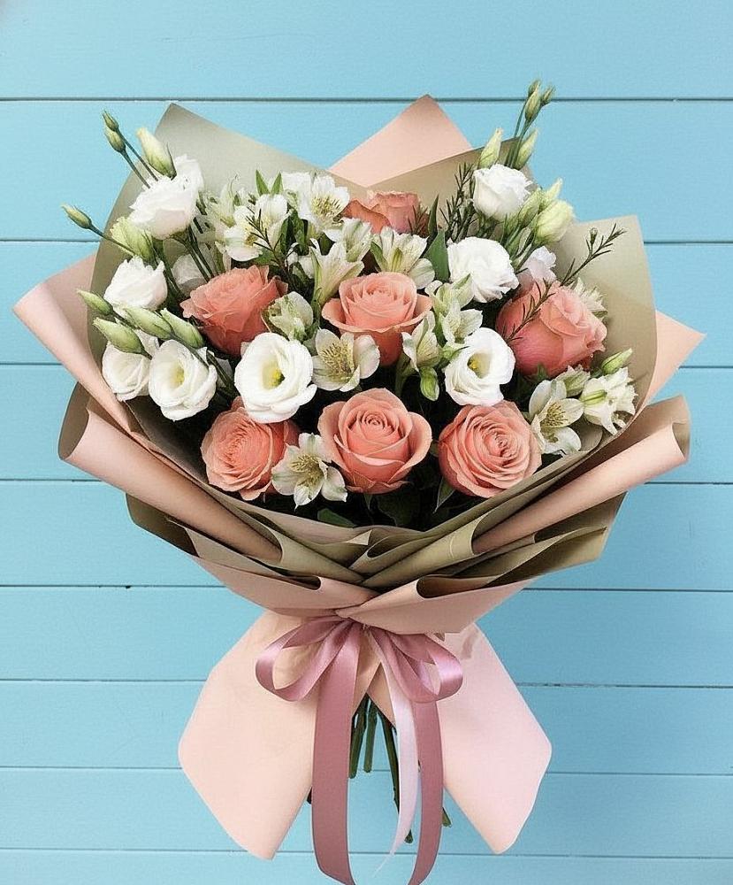 Букет цветов из: Розы, Альстромерии и Лизиантусы в Северном Новосибирской области