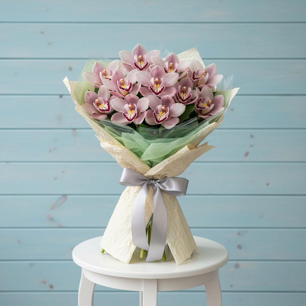 Букет цветов из: Орхидеи и Розы в Северном Новосибирской области