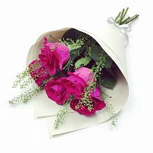 Букет цветов из:  Розы в Северном Новосибирской области