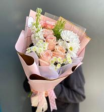 Букет цветов из:  Хризантемы и Розы в Северном Новосибирской области