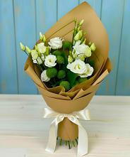 Букет цветов из:  Хризантемы и Лизиантусы в Северном Новосибирской области