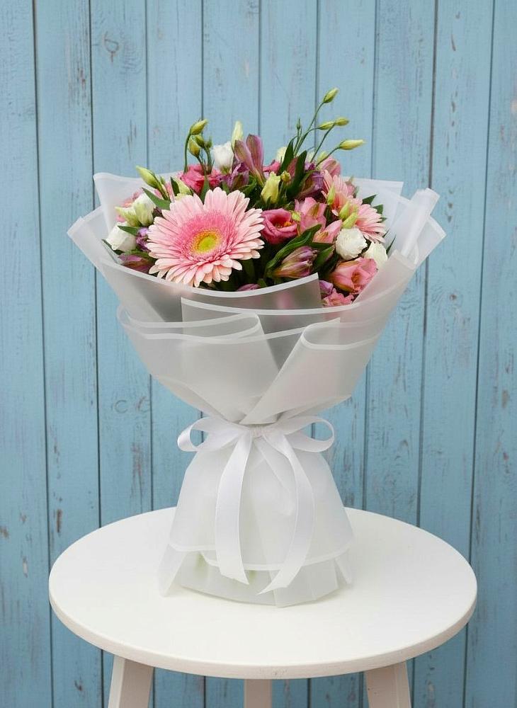 Букет цветов из: Герберы, Альстромерии и Лизиантусы в Северном Новосибирской области