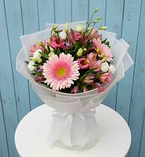 Букет цветов из:  Герберы, Альстромерии и Лизиантусы в Северном Новосибирской области