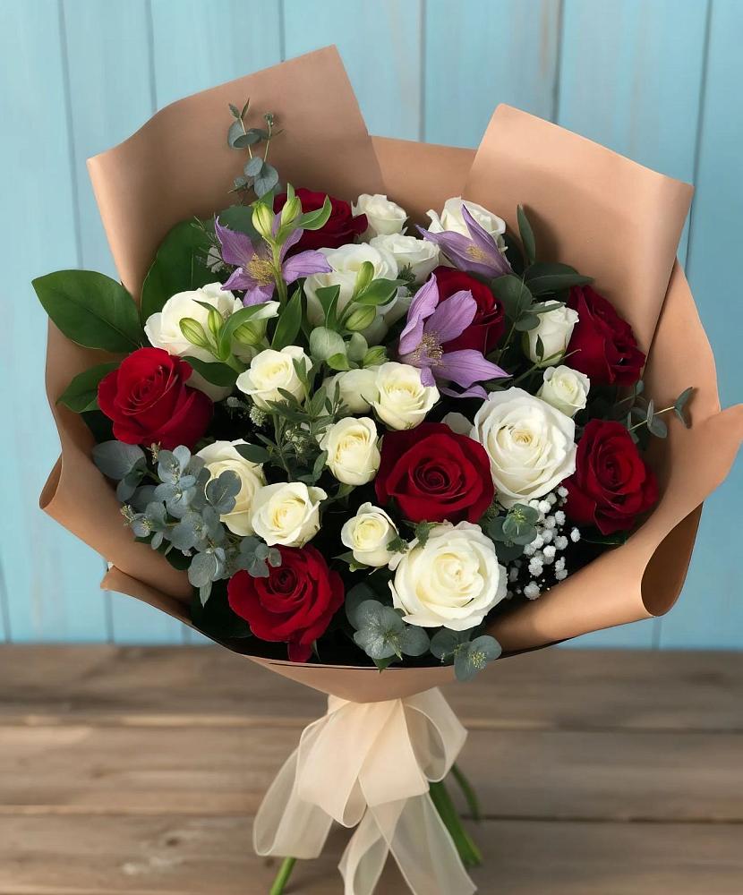 Букет цветов из: Розы и Альстромерии в Северном Новосибирской области