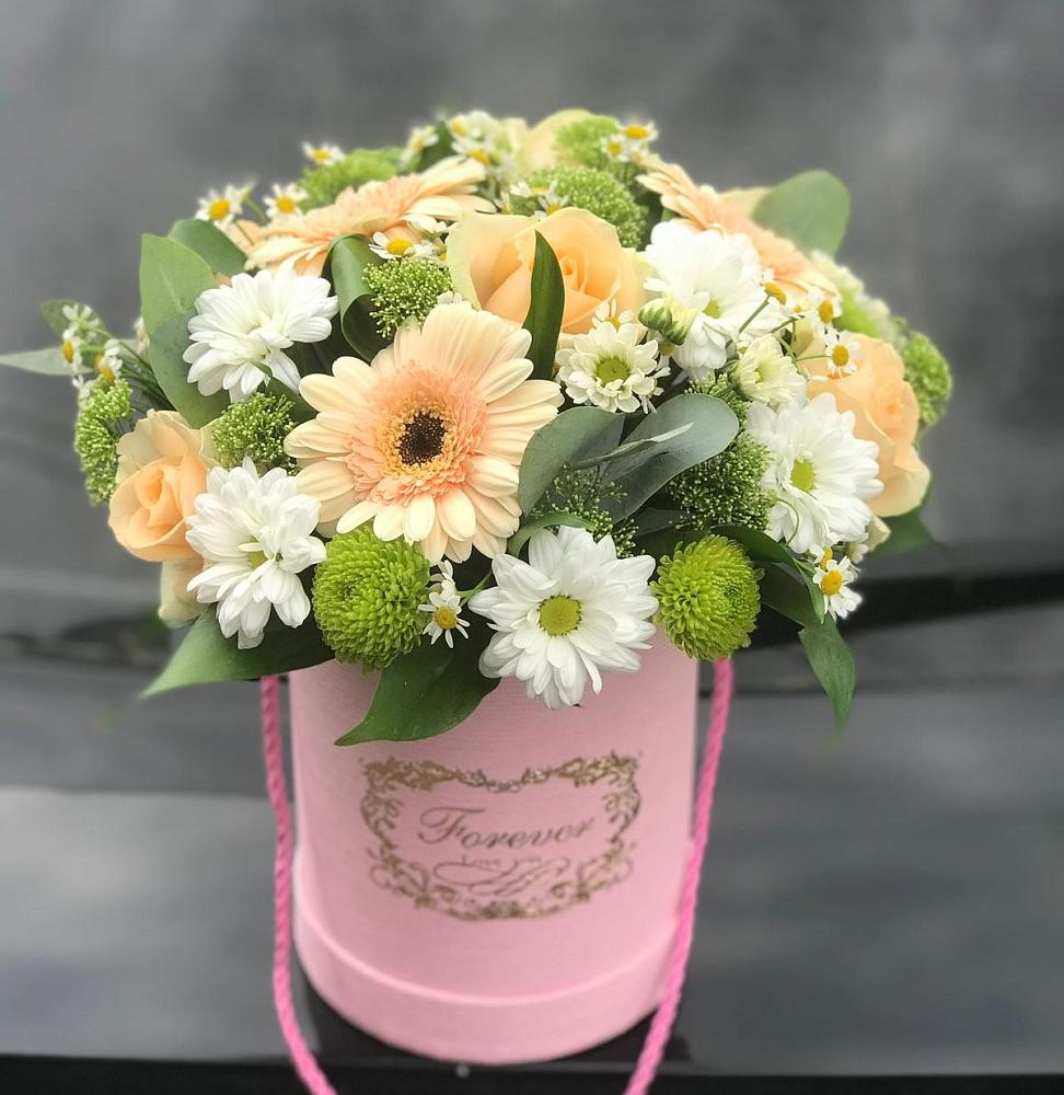 Цветочная композиция из Розы, Герберы и Хризантемы в шляпной коробке в Северном Новосибирской области