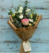 Букет цветов из:  Розы и Лизиантусы в Северном Новосибирской области