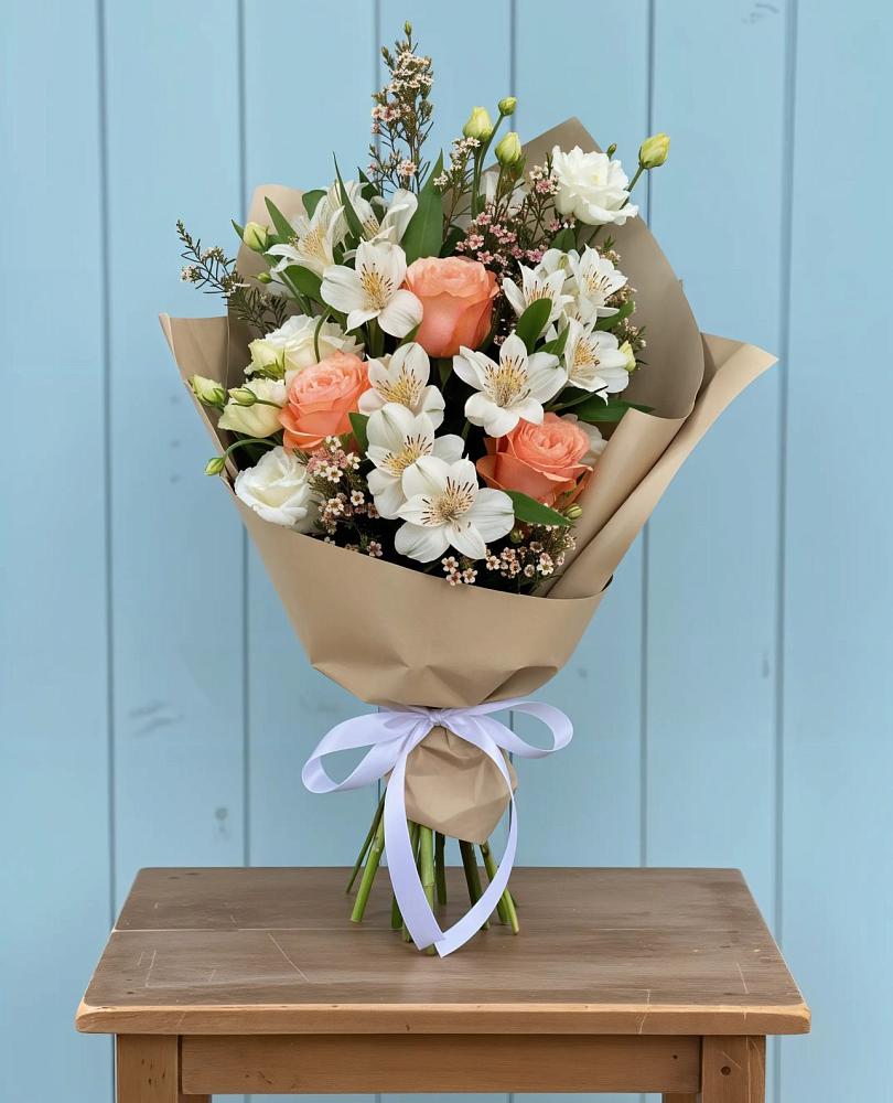 Букет цветов из: Альстромерии, Лизиантусы, Розы и Хризантемы в Северном Новосибирской области